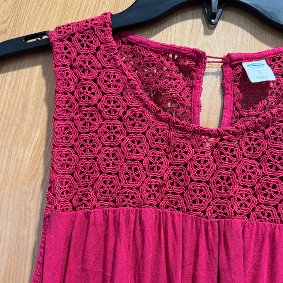Old Navy Pink Sleeveless Lace Blouse - Picture 3 of 4